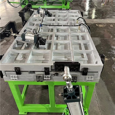 商超柜自動發(fā)泡模具及... 